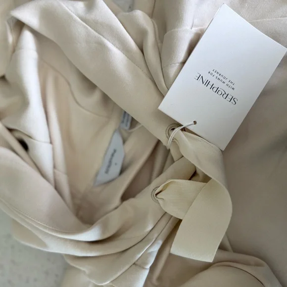 Maternity Nursing Hoodie - Picture 4 of 4